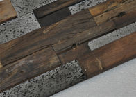 自然なモザイク木製の床の混合された色、古い船のモジュラー木製の壁パネル